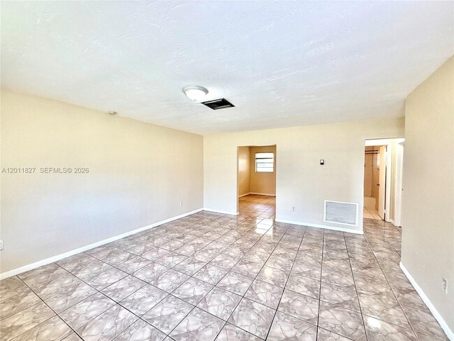 1970 NW 104th St in Miami, FL - Building Photo - Building Photo