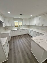 10501 Angell St in Norwalk, CA - Foto de edificio - Building Photo