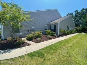 1066 Chadsey Lake Dr in Calabash, NC - Building Photo - Building Photo