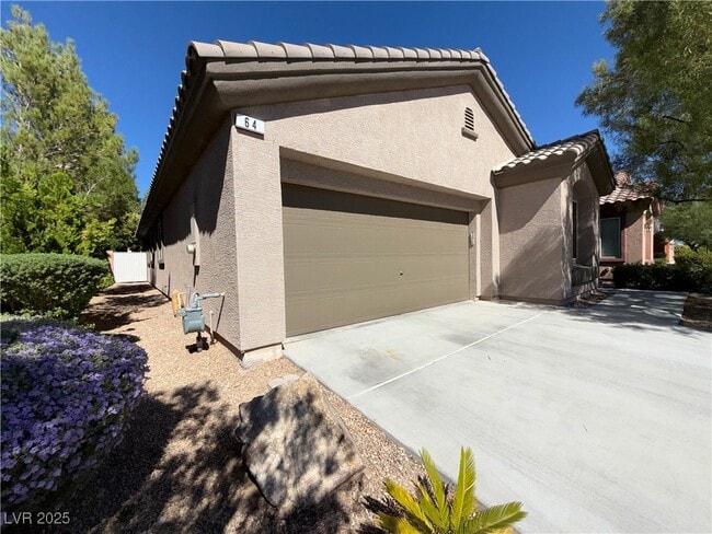 64 Island Course Ave in Las Vegas, NV - Building Photo - Building Photo