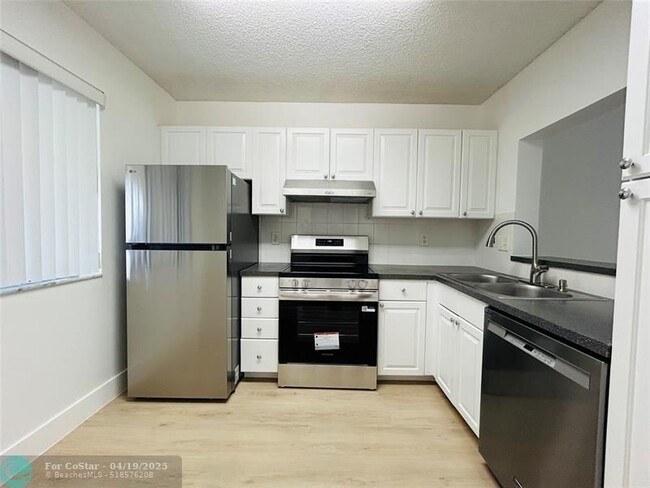 21938 Remsen Terrace in Boca Raton, FL - Building Photo - Building Photo