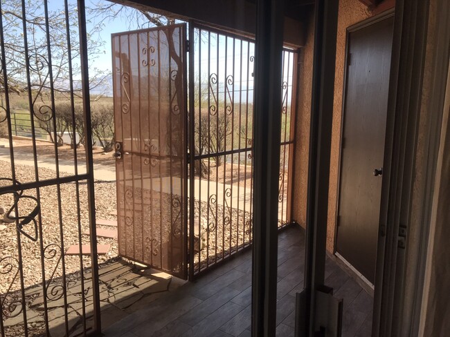 2601 W Broadway Blvd, Unit P199 in Tucson, AZ - Building Photo - Building Photo