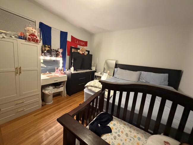 5937 W Dakin St, Unit 1