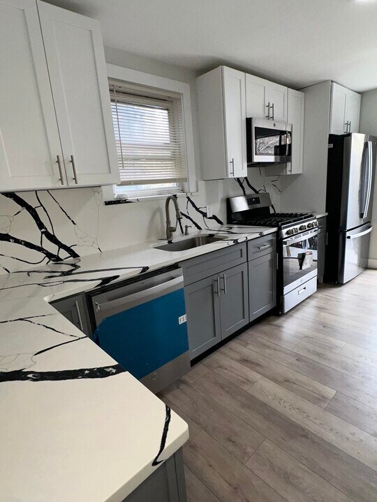 335 Summit Ave in Jersey City, NJ - Building Photo