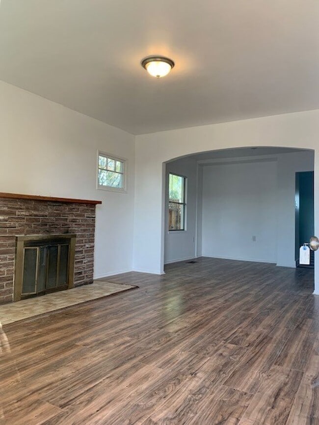 3696 Lily St in Oakland, CA - Building Photo - Building Photo