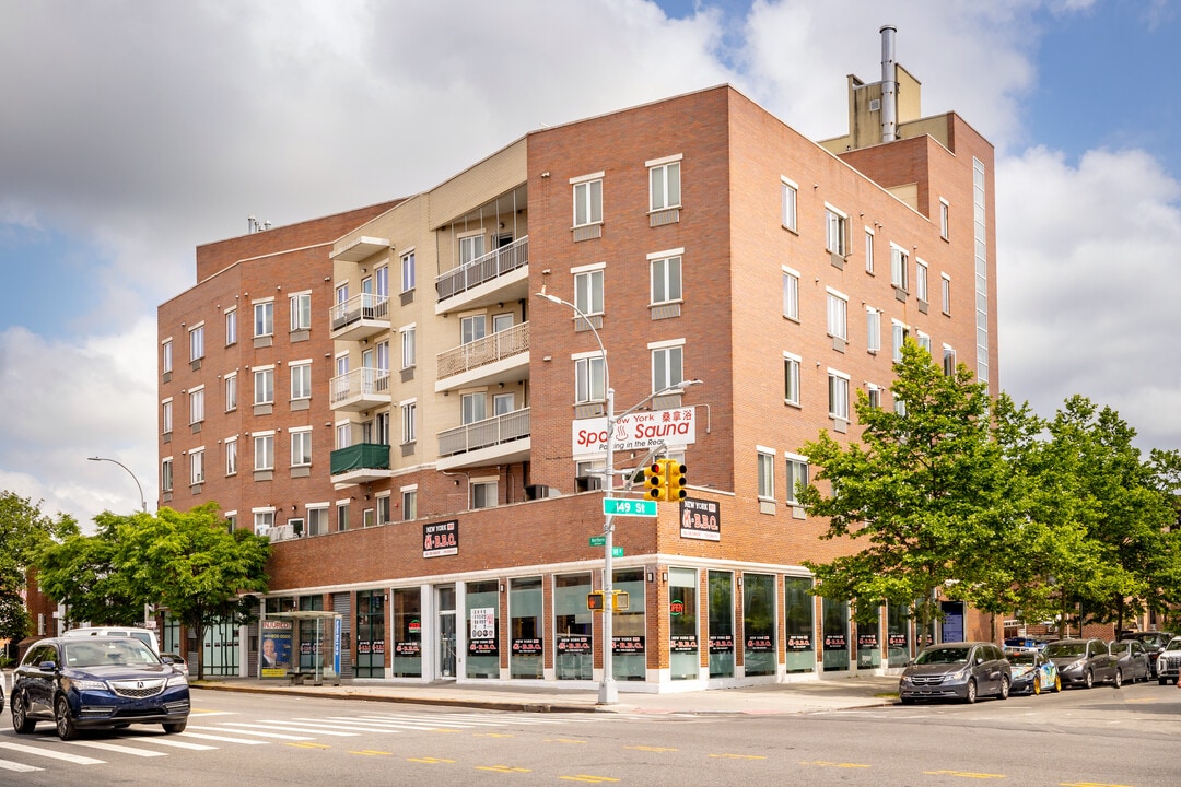 149-06 Northern Blvd in Flushing, NY - Foto de edificio