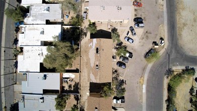 723 E Hazel Dr in Phoenix, AZ - Foto de edificio - Building Photo