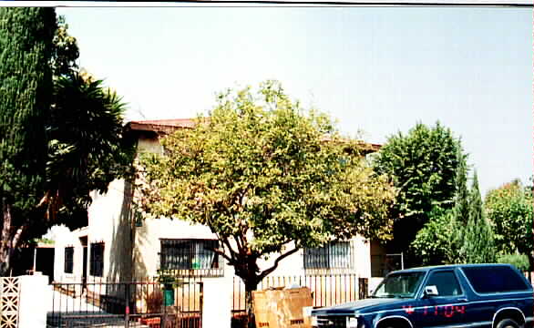 951-953 S McBride Ave in Los Angeles, CA - Building Photo