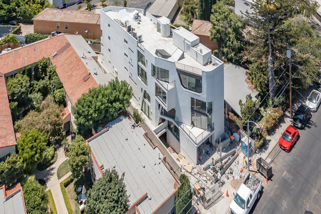 1533 N Vista St in Los Angeles, CA - Building Photo