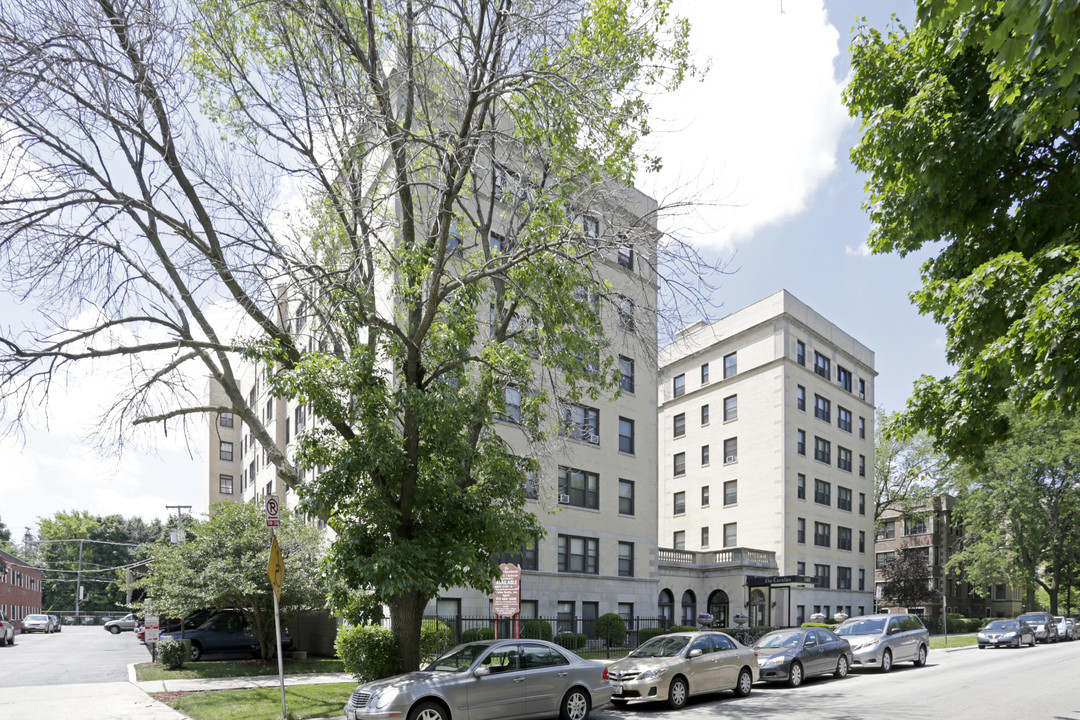 The Carolan Apartments in Chicago, IL - Building Photo