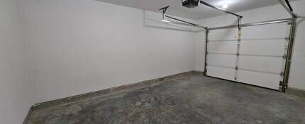 409 Woodmont Ave in Bridgeport, CT - Building Photo - Building Photo