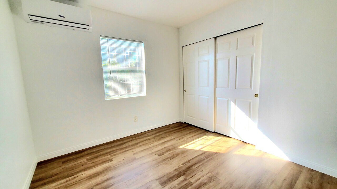 4085 Carlota Blvd in Los Angeles, CA - Building Photo