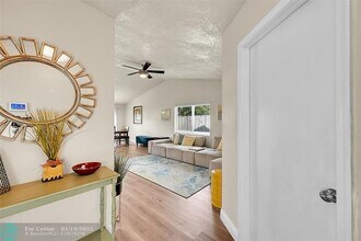 8540 NW 49th St in Lauderhill, FL - Building Photo - Building Photo