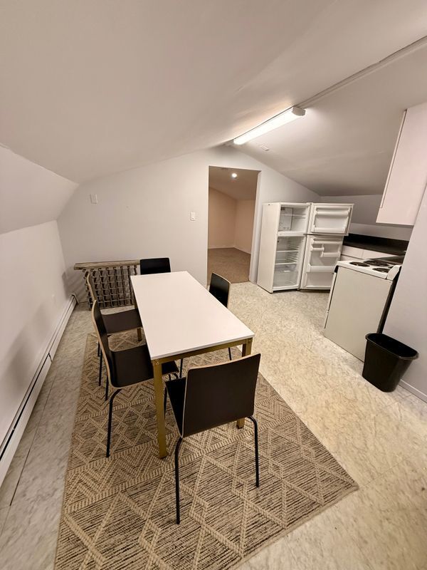 20 Shearwater Way in Centereach, NY - Foto de edificio - Building Photo