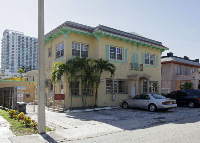 416 NE 26th Ter in Miami, FL - Foto de edificio - Building Photo