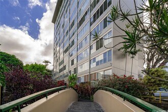 1550 Wilder Ave in Honolulu, HI - Building Photo - Building Photo