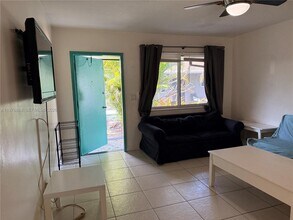 1104 N 17th Ct in Hollywood, FL - Building Photo - Building Photo