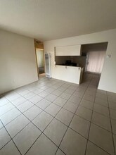 224 E Granger Ave in Modesto, CA - Foto de edificio - Building Photo