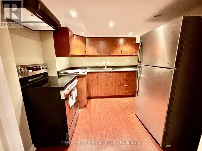 23 Hawksbury Rd in Markham, ON - Building Photo - Building Photo