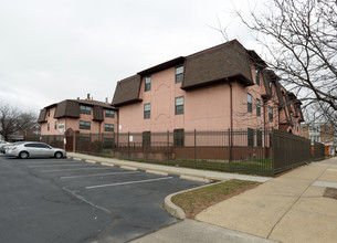 Villas de HACE in Philadelphia, PA - Building Photo - Building Photo