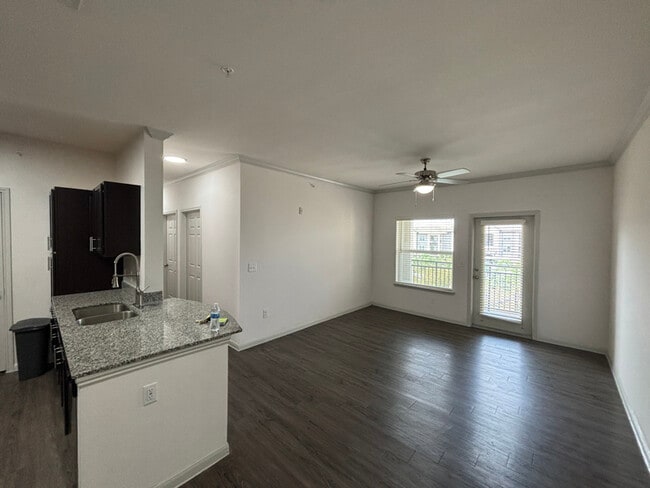 4624 Cromwell Dr
