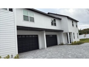 2011 Peel Ave in Orlando, FL - Building Photo - Building Photo