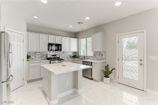 5614 Midnight Breeze St in North Las Vegas, NV - Building Photo