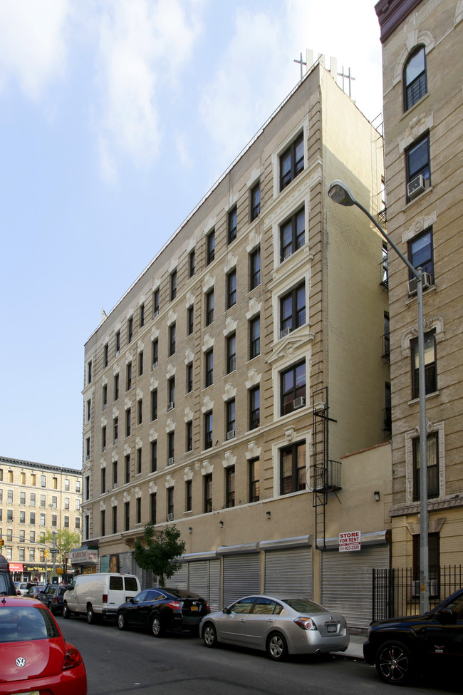 2516-2518 Seventh Ave in New York, NY - Building Photo - Building Photo