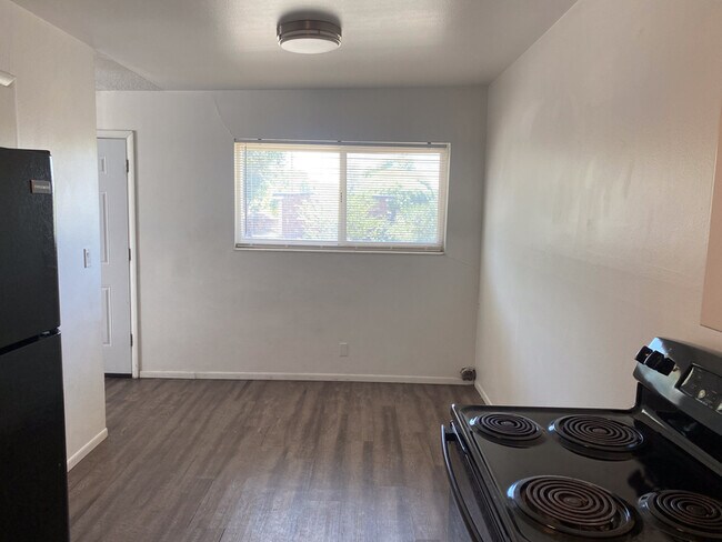 2592 Robin Rd in West Valley City, UT - Building Photo - Building Photo