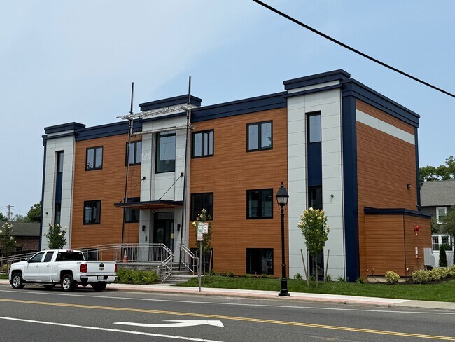 1991 Union Blvd in Bay Shore, NY - Foto de edificio - Building Photo