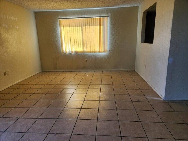618 El Centro Ave in El Centro, CA - Building Photo - Building Photo