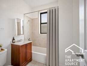 830 W Waveland Ave, Unit 3 in Chicago, IL - Building Photo - Building Photo