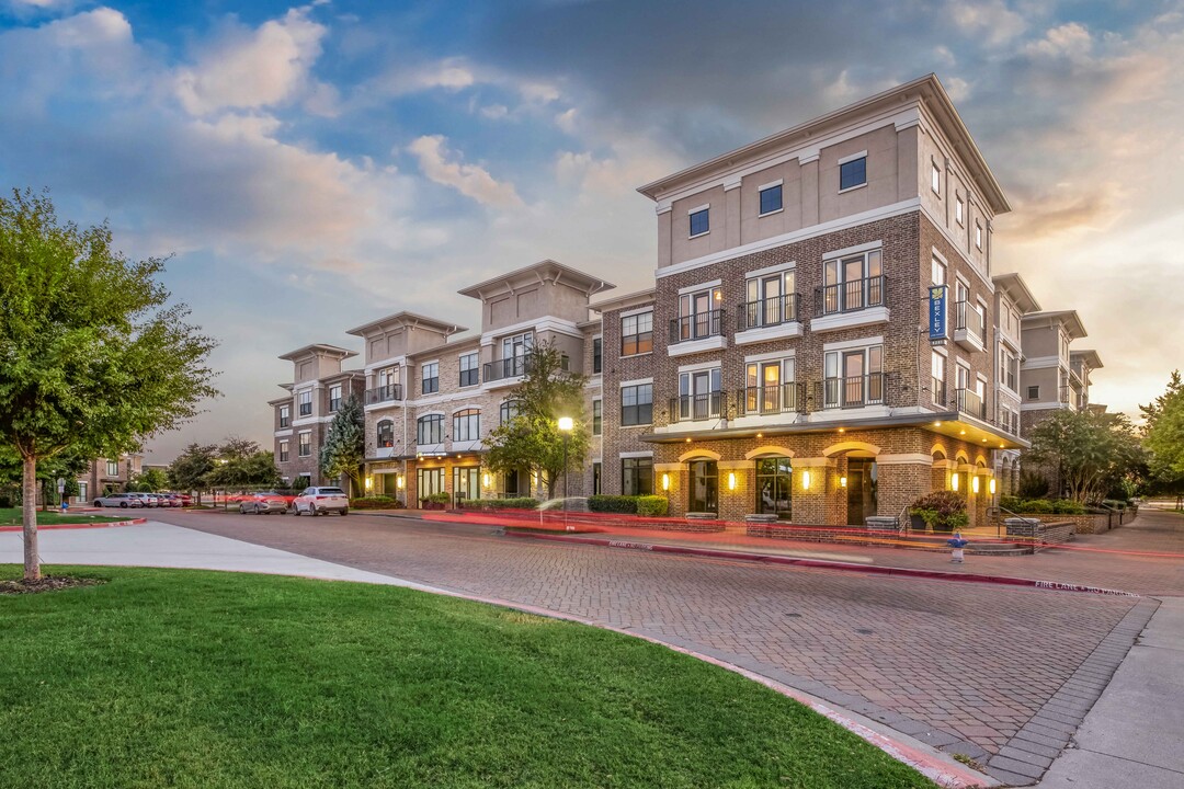 Bexley Lake Forest in McKinney, TX - Foto de edificio