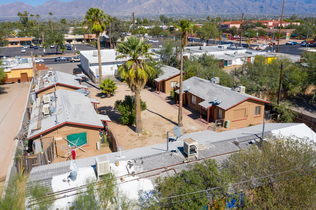 3002 E Grant Rd in Tucson, AZ - Building Photo - Building Photo