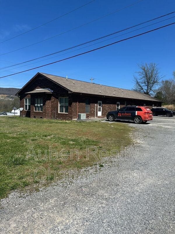 property at 504 E Valley Rd