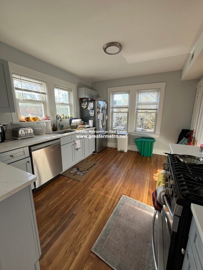 874 E 4th St, Unit 2