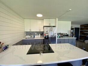 95-21 Kuahelani Ave in Mililani, HI - Building Photo - Building Photo