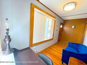 137 Oakland St in Red Bank, NJ - Building Photo - Building Photo