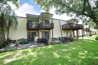 308 Miracle Strip Pkwy in Fort Walton Beach, FL - Building Photo - Building Photo