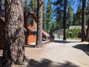 614 Glorene Ave in South Lake Tahoe, CA - Foto de edificio - Building Photo