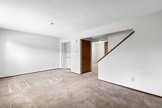 1690 Watertower Dr in Columbus, OH - Building Photo - Building Photo