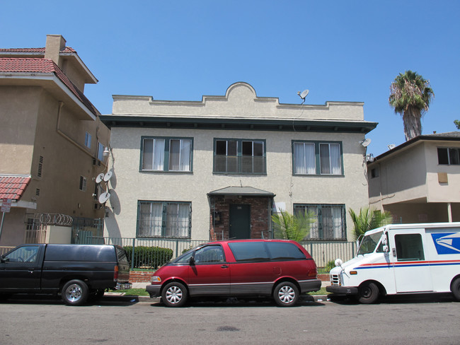 833 S Carondelet St in Los Angeles, CA - Building Photo - Building Photo