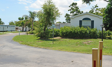 Celebration Townhomes in Margate, FL - Building Photo - Building Photo