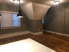 827 S Braddock Ave in Pittsburgh, PA - Building Photo - Building Photo