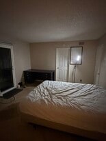 4651 Huggins St in San Diego, CA - Building Photo