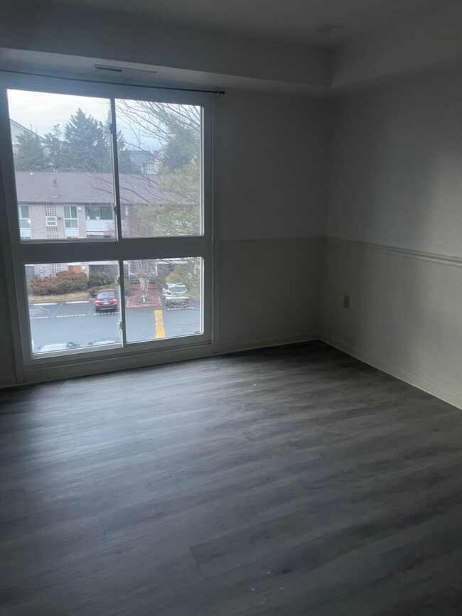 property at 5608 Bloomfield Dr