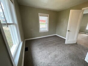 8433 Park Ave in Kansas City, MO - Building Photo - Building Photo