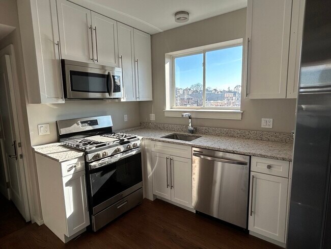 112 Broadway, Unit 3