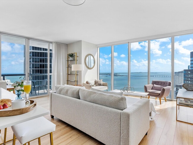 485 Brickell Ave in Miami, FL - Building Photo - Building Photo