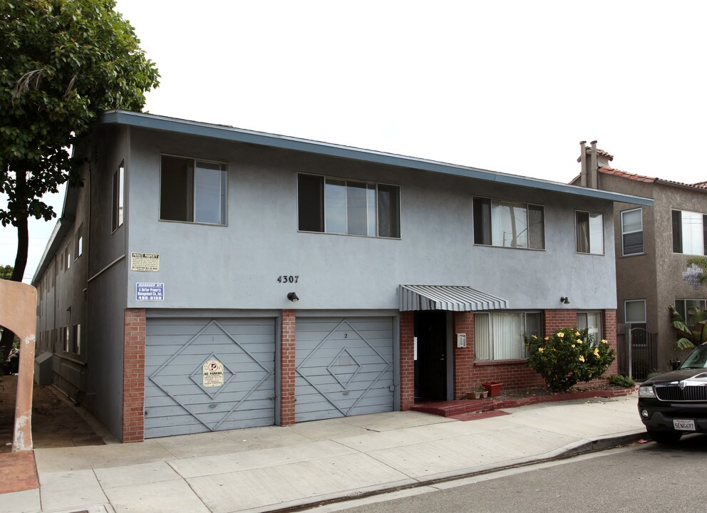 4307 E 4th St in Long Beach, CA - Building Photo